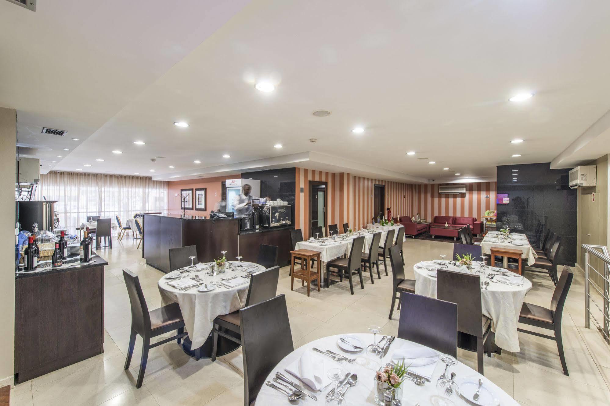 Rk Suite Hotel 루안다 외부 사진